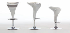 Mesa, sillas y taburetes
